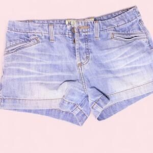 Vintage American Eagle Size 2 Low waisted shorts denim Y2k mcbling beach grunge